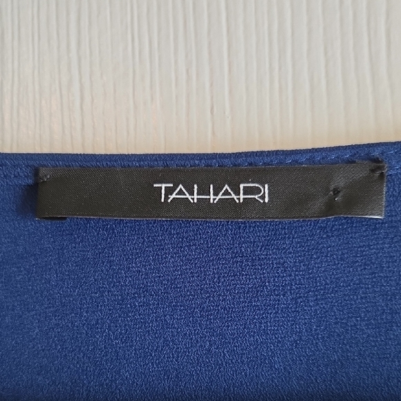 Tahari Deep Blue Blouse So Pretty. Soft And Feminine - Picture 2 of 4